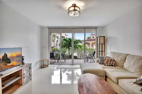 2711 Ocean Club Blvd #107, Hollywood, FL 33019