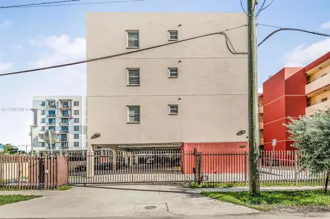 1627 NW 18th St #202, Miami, FL 33125