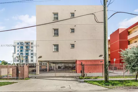 1627 NW 18th St #202, Miami, FL 33125