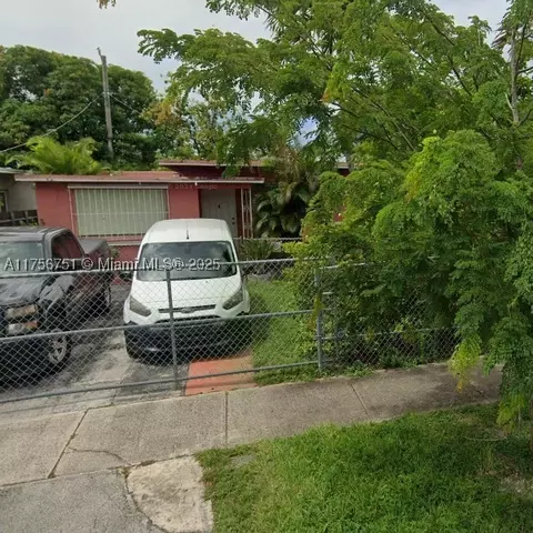 5271 SW 3rd St, Miami, FL 33134