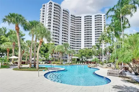3300 NE 191 St #504, Aventura, FL 33180