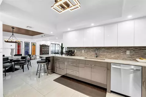 3200 Port Royale Dr N #2008, Fort Lauderdale, FL 33308