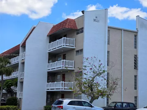 3531 Inverrary Dr #305, Lauderhill, FL 33319