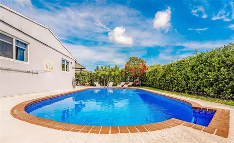 2732 SW 47th St, Fort Lauderdale, FL 33312