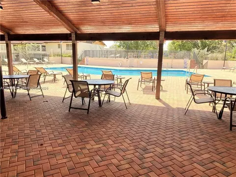 480 N Laurel Dr #1A, Margate, FL 33063