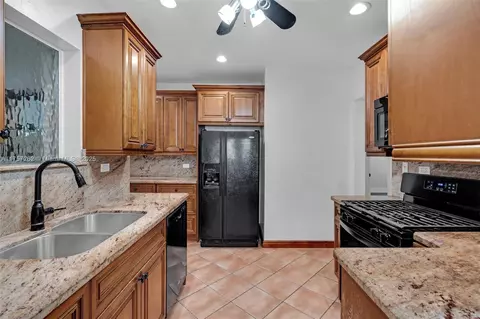 1024 Tyler St, Hollywood, FL 33019