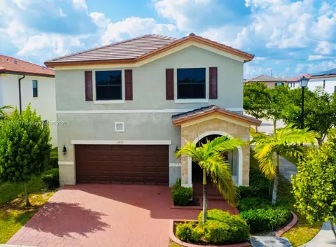 10532 W 35th Ln, Hialeah, FL 33018