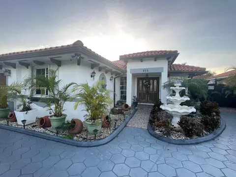852 NW 135th Ct, Miami, FL 33182