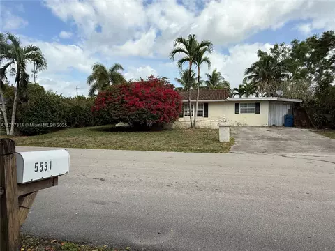 5531 NW 76th Pl, Pompano Beach, FL 33073
