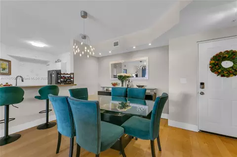 17150 N Bay Rd #2813, Sunny Isles Beach, FL 33160