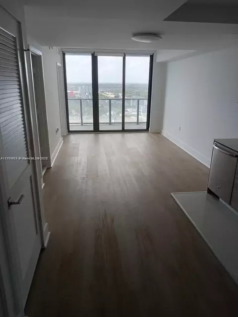 121 NE 34th St #2010, Miami, FL 33137