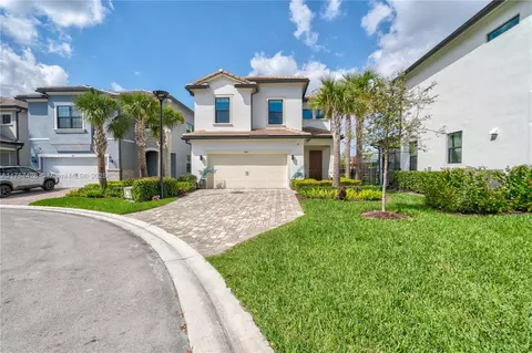 4461 Waterside Dr, Oakland Park, FL 33309