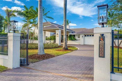 8265 SW 78th St, Miami, FL 33143