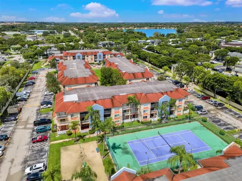 18860 NW 57th Ave #204, Hialeah, FL 33015