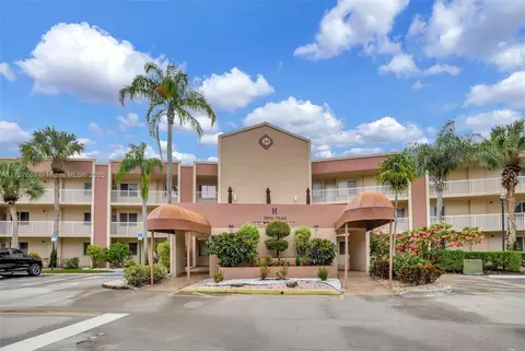 7520 N Devon Dr # 302, Tamarac, FL 33321