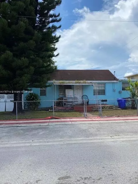 2158 NW 32nd St, Miami, FL 33142