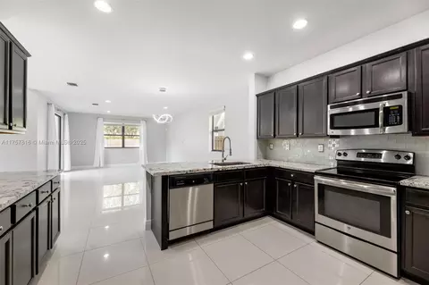 602 SE 33rd Ter, Homestead, FL 33033
