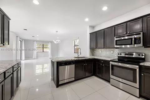 602 SE 33rd Ter, Homestead, FL 33033