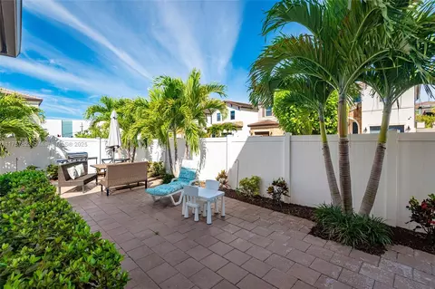 Exterior - 11064 W 35th Ln, Hialeah, FL 33018 photo 4 of 5