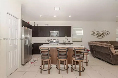 Kitchen - 11064 W 35th Ln, Hialeah, FL 33018 photo 4 of 4