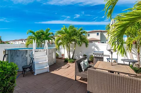Exterior - 11064 W 35th Ln, Hialeah, FL 33018 photo 5 of 5