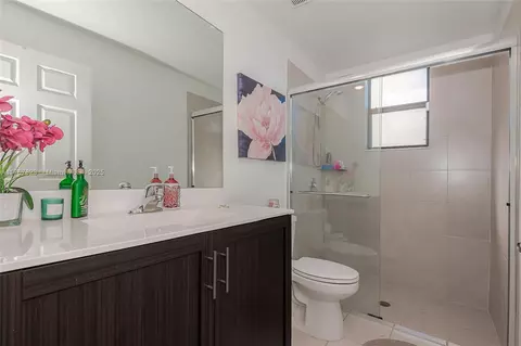 Bath - 11064 W 35th Ln, Hialeah, FL 33018 photo 1 of 3