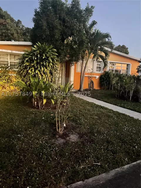 19511 NW 37th Ct, Miami Gardens, FL 33055
