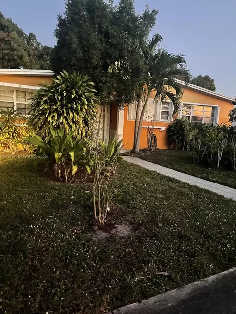 19511 NW 37th Ct, Miami Gardens, FL 33055