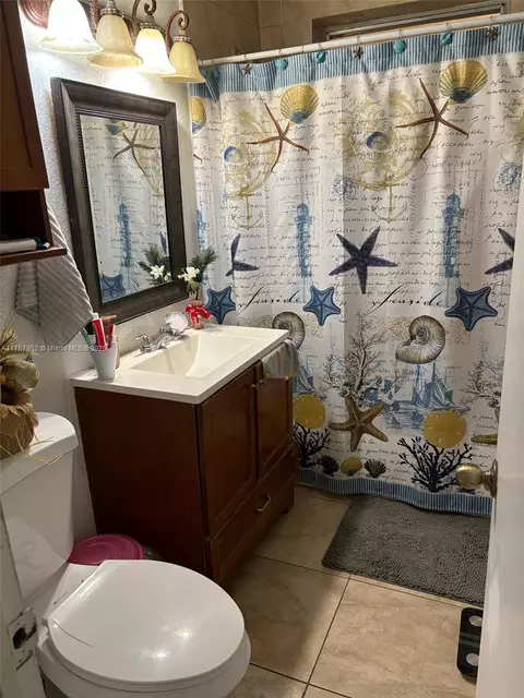 Bath - 250 E 10th St, Hialeah, FL 33010 photo 3 of 4