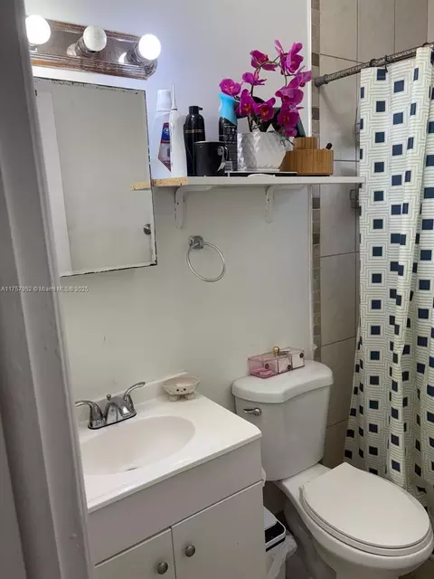 Bath - 250 E 10th St, Hialeah, FL 33010 photo 1 of 4