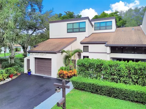 8540 SW 94th St, Miami, FL 33156