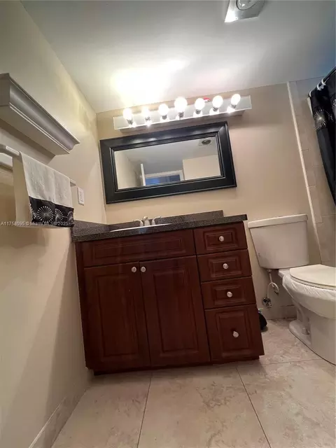2562 N Garden Dr N #301, Lake Worth, FL 33461