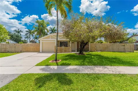 790 S Wind Cir, Sunrise, FL 33326