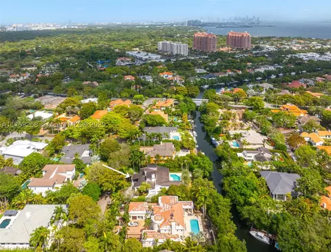 7233 Los Pinos Blvd, Coral Gables, FL 33143