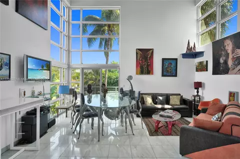 7700 Collins Ave #5, Miami Beach, FL 33141