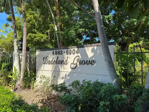 6886 N Kendall Dr #D309, Pinecrest, FL 33156