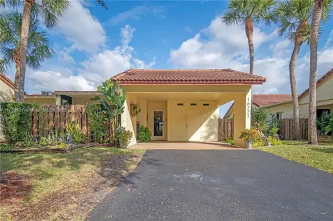 16221 Laurel Dr #19, Weston, FL 33326
