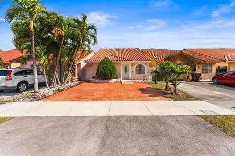 5871 W 21st Ct, Hialeah, FL 33016