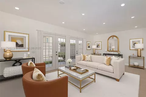 3331 Farragut St #8B, Hollywood, FL 33021