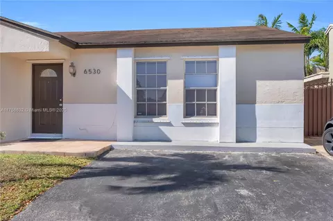 6530 NW 197th Ln, Hialeah, FL 33015