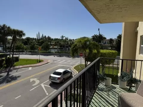 3605 Indian Creek Dr #201, Miami Beach, FL 33140