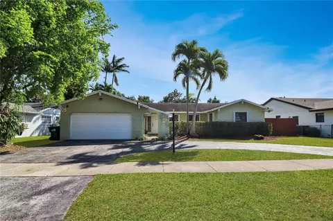 10611 SW 142nd Ave, Miami, FL 33186