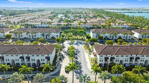 8900 NW 97th Ave #213, Doral, FL 33178