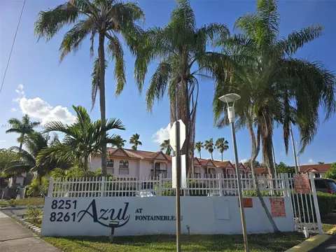 8261 NW 8th St #122, Miami, FL 33126