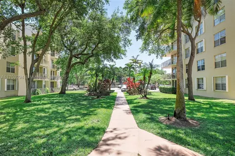 13120 SW 92nd Ave #B416, Miami, FL 33176