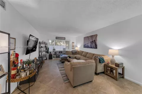 5840 NE 22nd Way #708, Fort Lauderdale, FL 33308