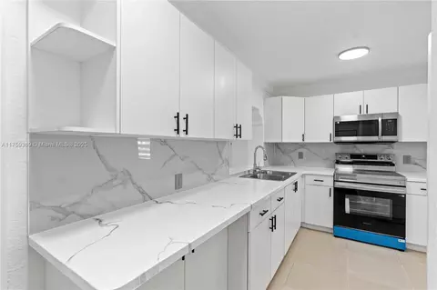 Kitchen - 501 E 33rd St, Hialeah, FL 33013 photo 3 of 4