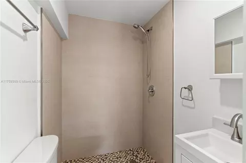Bath - 501 E 33rd St, Hialeah, FL 33013 photo 1 of 1