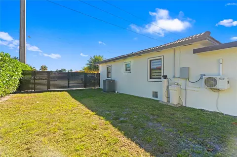 Exterior - 501 E 33rd St, Hialeah, FL 33013 photo 8 of 9
