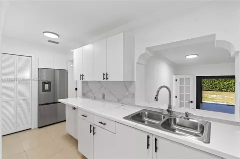 Kitchen - 501 E 33rd St, Hialeah, FL 33013 photo 2 of 4